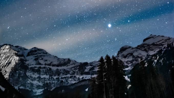 Ohne Licht und Leute – Sternschnuppen geniessen im Berner Oberland