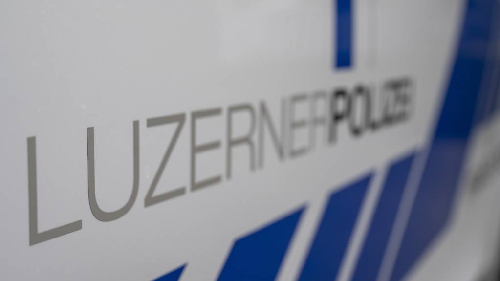 In Meggen LU mussten am Samstagabend 44 Personen nach einem Unfall in einer Tiefgarage evakuiert werden. (Symbolbild)