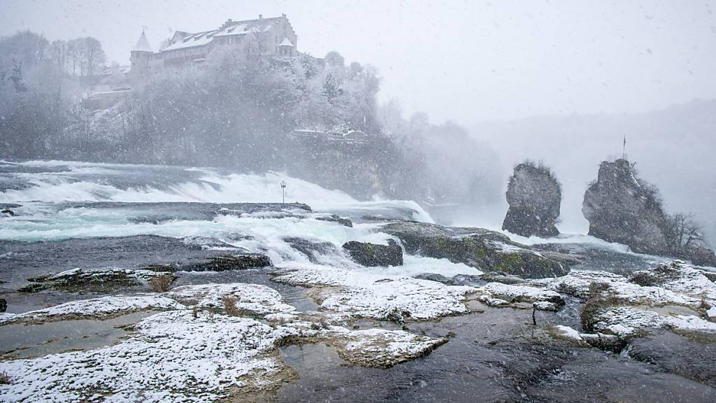 Ein früherer Geschäftsführer des Besucherzentrums beim Schloss Laufen am Rheinfall soll rund 400'000 Franken veruntreut haben. Am Dienstag steht er deswegen vor Gericht. (Symbolbild)