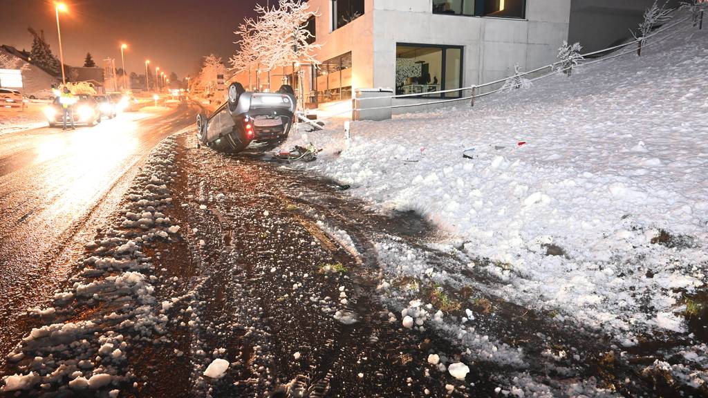 16 Unfälle und mehrere Staus nach starken Schneefällen