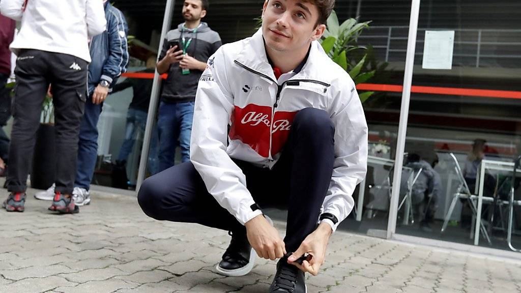 Charles Leclerc schnürt 2019 seine Schuhe als Ferrari-Pilot