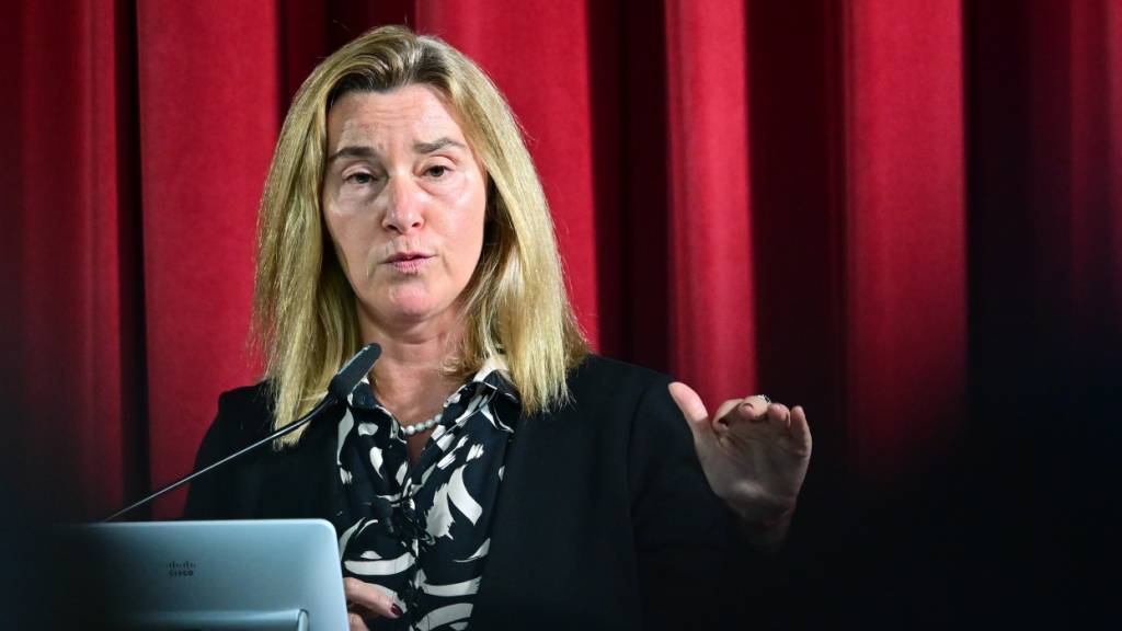 ARCHIV - Federica Mogherini, ehemalige EU-Außenbeauftragte, spricht während der ersten «Europaeum Annual Lecture» an der Freien Universität Berlin. Mogherini ist wieder auf freiem Fuß. Foto: Sebastian Christoph Gollnow/dpa