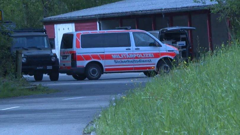 Schuss löst sich in Militärfahrzeug – Soldat stirbt in Bremgarten