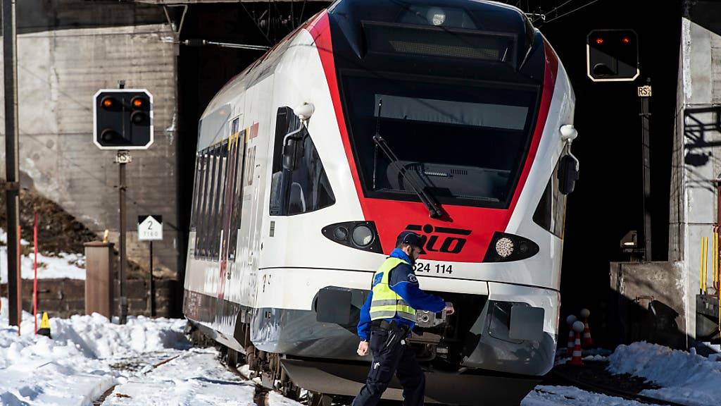 Zwei Bahnarbeiter wurden 5. Februar 2019 am Gotthardtunnel von diesem Zug Richtung Erstfeld erfasst, wobei einer verstarb.