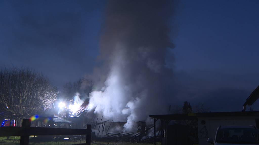 Feuer zerstört Anbau von Einfamilienhaus in Obergösgen