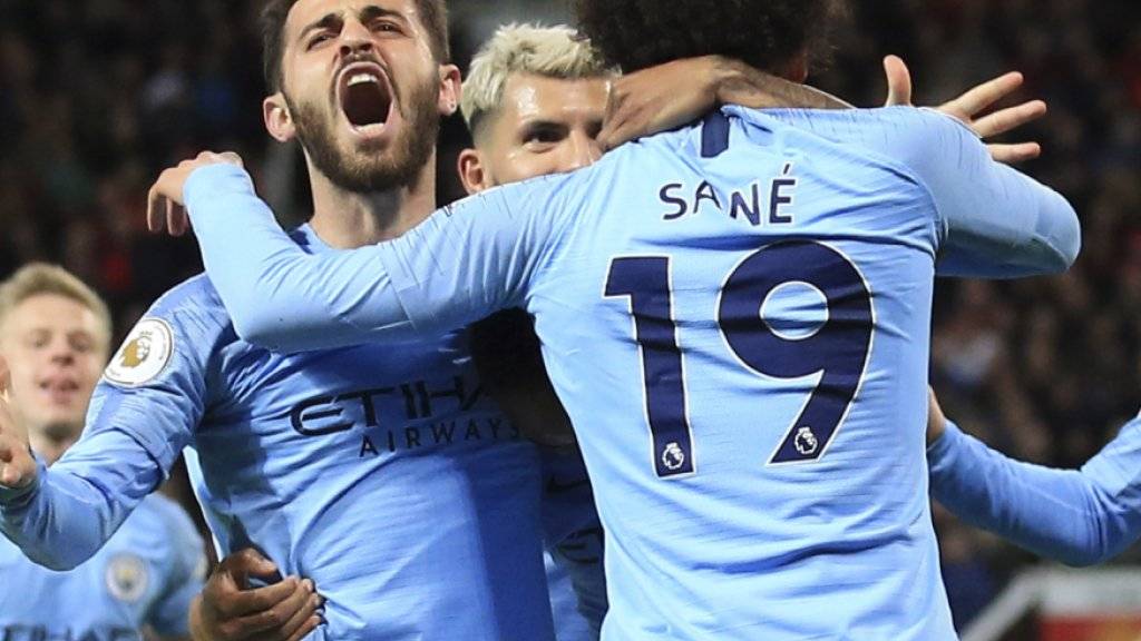 Jubel über einen weiteren Schritt Richtung Meistertitel: Leroy Sané (Nummer 19) entschied das Derby für Manchester City mit dem 2:0