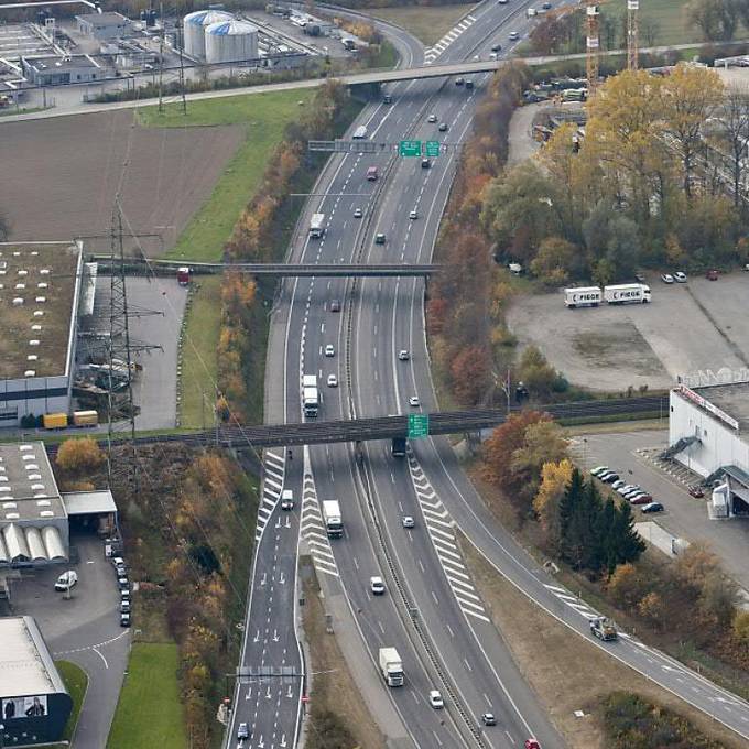 Bis zu 40 Minuten Zeitverlust – Unfall auf A1 bei Aarau sorgt für Stau