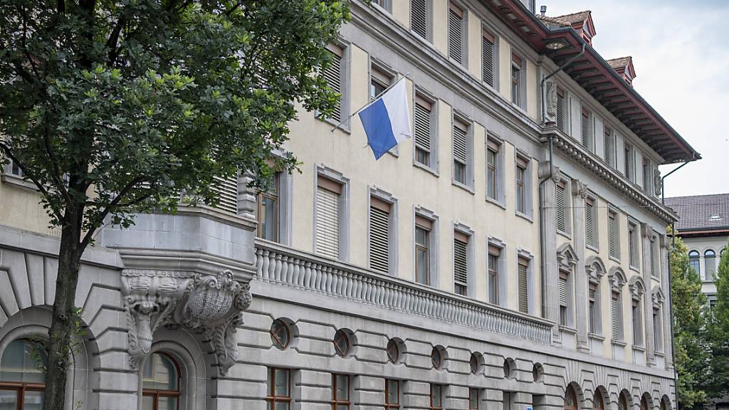Das Stadthaus in Luzern: Ein Label soll zeigen, dass dort Homosexuelle, Bisexuelle, Trandsgender und Intersexuelle als Angestellte willkommen sind. (Archivaufnahme)