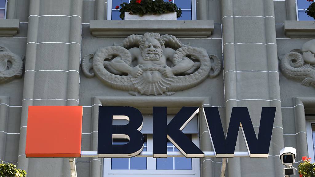 Der Berner Energiekonzern BKW ist im Dienstleistungsgeschäft weiter gewachsen und hat das Betriebsergebnis gesteigert. Die Prognosen zum Ergebnis fürs Gesamtjahr hob die BKW an.(Archivbild)