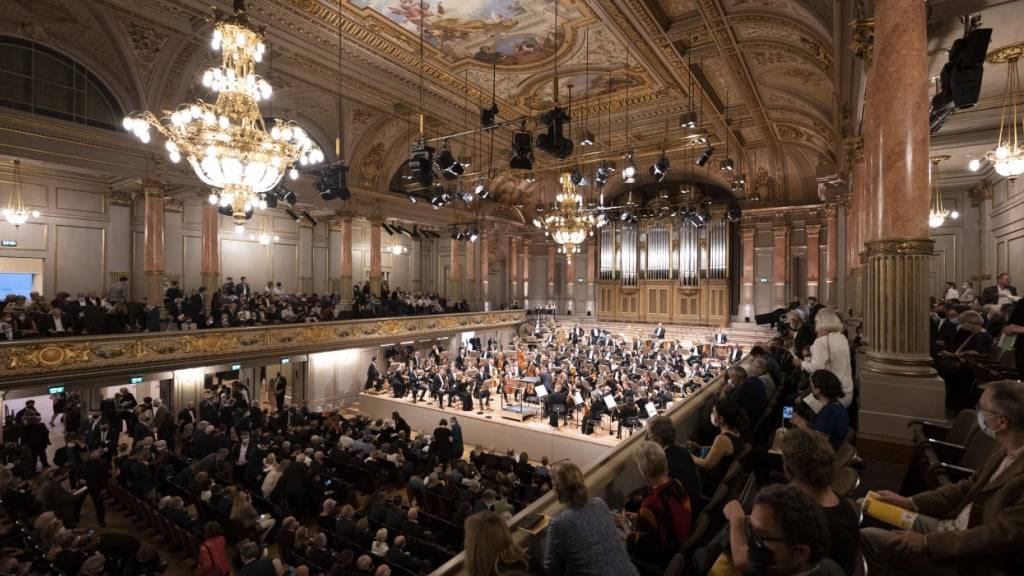 Das Tonhalle-Orchester Zürich, hier bei der Wiederöffnung 2021, ist laut Stadtrat international höchst anerkannt. Die Stadt will nun jährlich 1,75 Millionen Franken mehr an die Tonhalle-Gesellschaft überweisen. (Archivbild)
