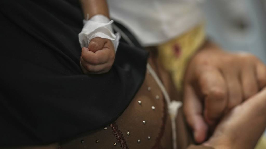 Sieben Kinder aus Gaza und Angehörige kommen bald in der Schweiz an