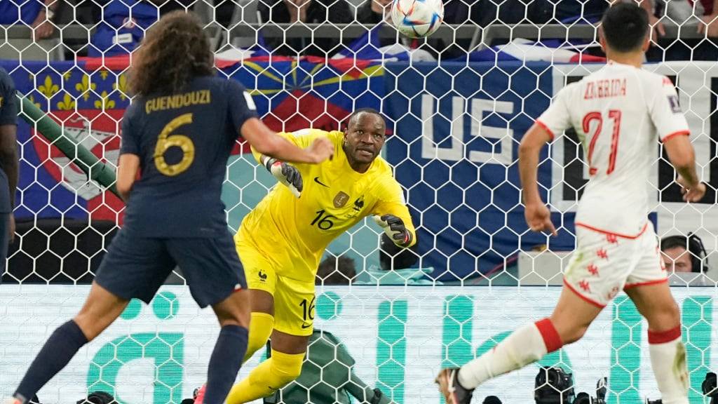 Der ehemalige französische Nationalgoalie Steve Mandanda beendet seine Karriere
