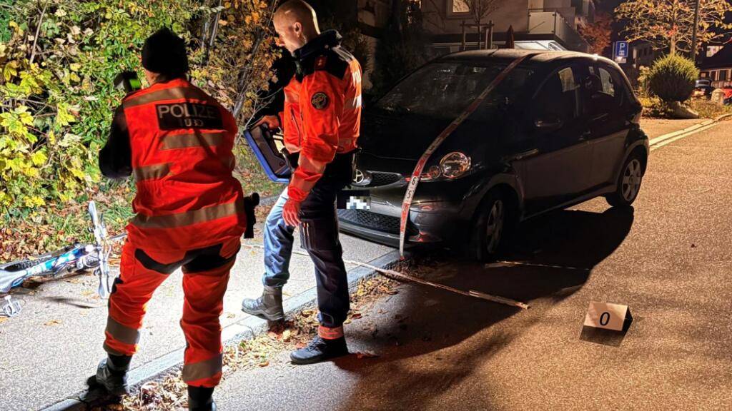 Die genauen Umstände des Verkehrsunfalls in Meilen werden von der Kantonspolizei Zürich und der Staatsanwaltschaft See/Oberland untersucht. Die Alte Landstrasse in Meilen musste streckenweise bis gegen 21 Uhr gesperrt werden.