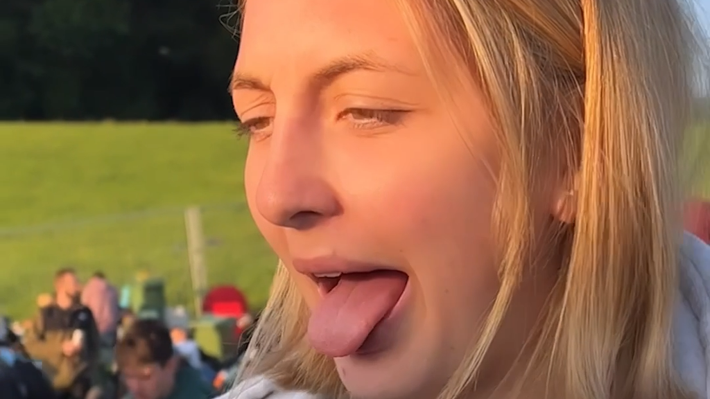 Zungenbrecher-Challenge in der Warteschlange