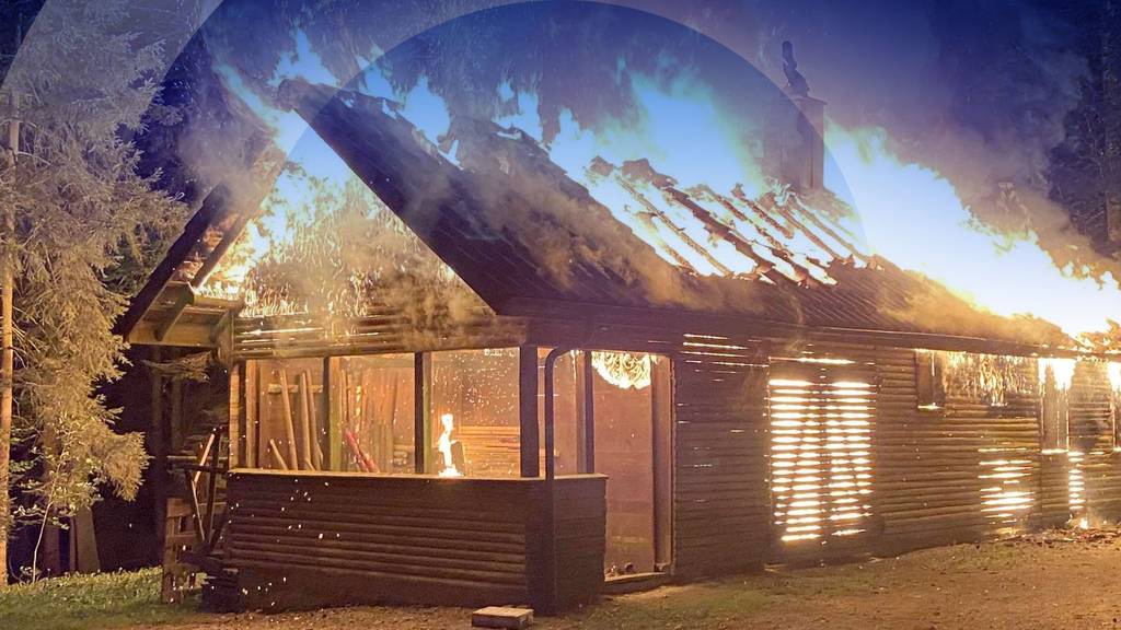 Jägerhütte in Rothrist brennt lichterloh