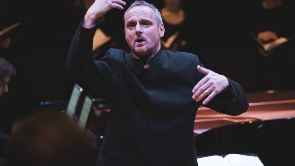 Clau Scherrer wirkte als Leiter des ensemble vocal Origen und des cantus firmus Surselva ebenso wie als Dirigent von Tal- und Jugendchören.