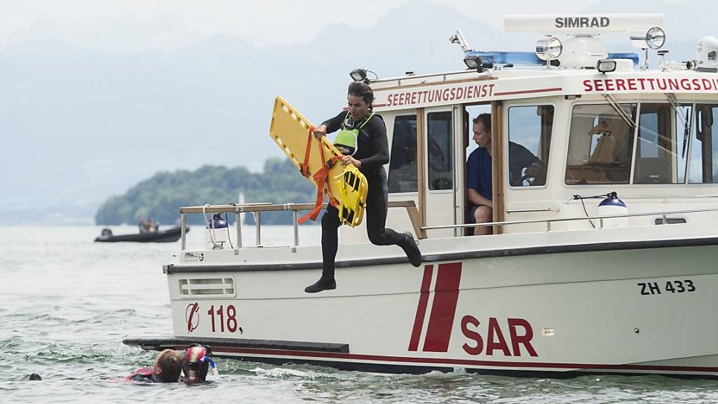Manchmal kommt jede Hilfe zu spät. In diesem Jahr sind bisher 34 Menschen in Schweizer Gewässern ertrunken, die meisten von ihnen in Seen, Bächen und Flüssen. (Symbolbild)