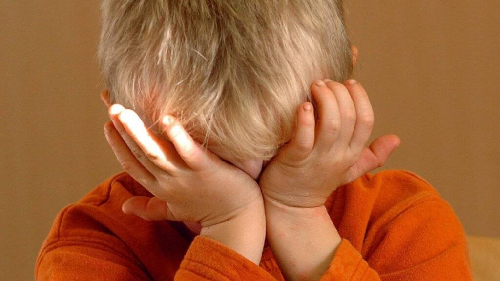 Soll ein Schulstart um 7.30 Uhr im Regelstundenplan bleiben? Der Schaffhauser Kantonsrat hat am Montag über Müdigkeit und Lernerfolg diskutiert. (Symbolbild)