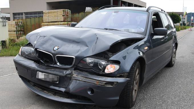 Auf Blaufahrt: Mann schrottet seinen BMW