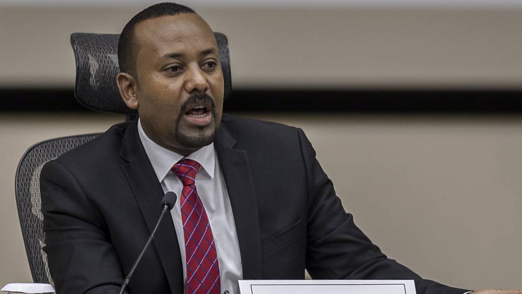 Abiy Ahmed, Premierminister von Äthiopien, reagiert auf Fragen von Parlamentsmitgliedern im Büro des Premierministers. 