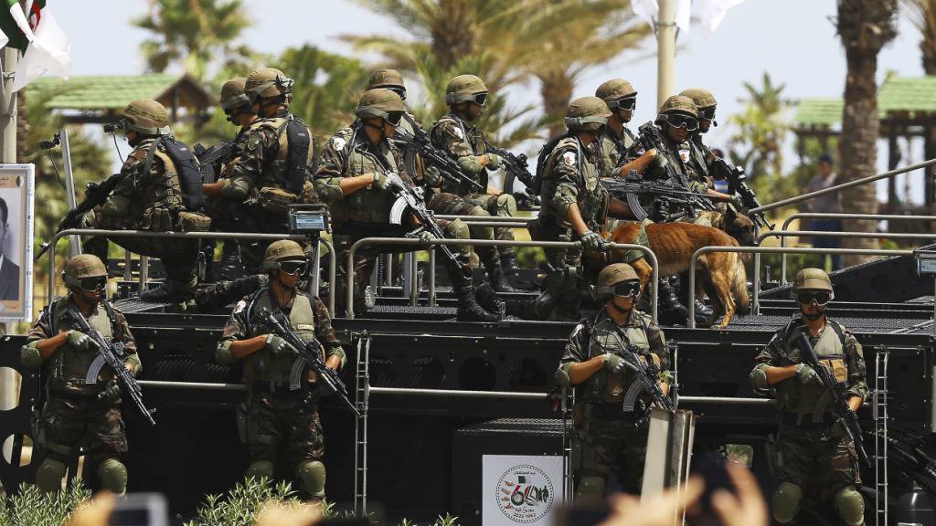 ARCHIV - Ein im Niger entführter Deutscher konnte durch das algerische Militär befreit werden und befindet sich nach Angaben des Militärs in guter gesundheitlicher Verfassung. Foto: Anis Belghoul/AP/dpa