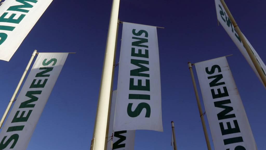 Siemens hebt nach einem Gewinnsprung zum zweiten Mal die Prognose an. (Archiv)