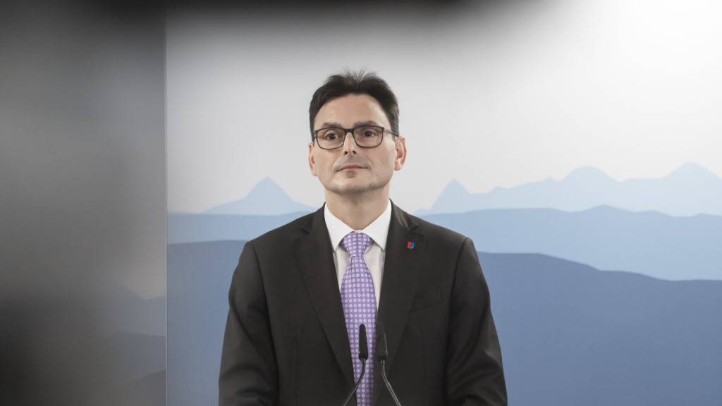 Der Tessiner Gesundheitsvorsteher Raffele De Rosa interpretiert das Ja zu zwei Prämien-Vorlagen als Ausdruck des «Unbehagens» gegenüber dem heutigen Gesundheitskosten- und Prämiensystem. (Archivbild)