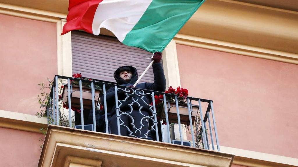 Die Regierung in Italien hat die Strafen für Verstösse gegen die Ausgangsbeschränkungen drastisch erhöht.