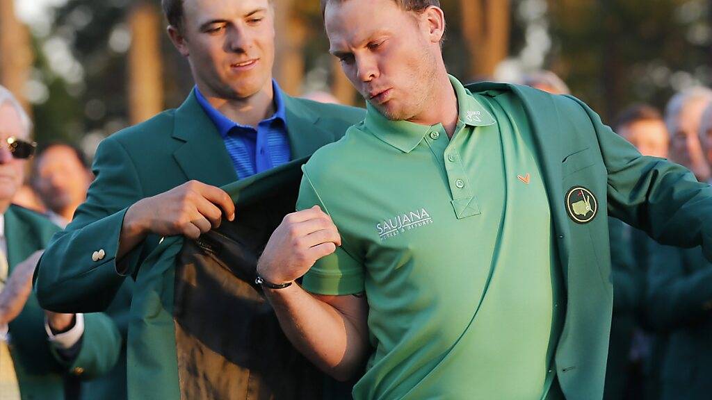 Hier liess sich Danny Willett ins grüne Jackett des US-Masters-Sieger einkleiden