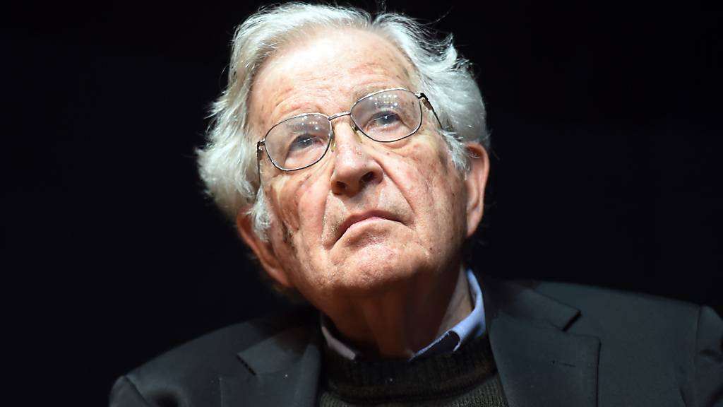 Der Linguist Noam Chomsky wurde mit seiner Theorie berühmt, dass die Fähigkeit, eine strukturierte Sprache zu bilden, angeboren sei. (Archivbild)