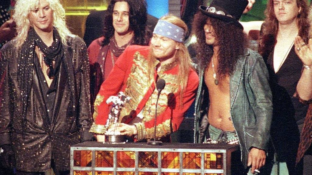 Guns N' Roses in der Formation von 1992, wie sie ungefähr auf dem Coachella-Festival auftritt: Dritter von links Axl Rose, rechts daneben Saul «Slash» Hudson (Archiv).