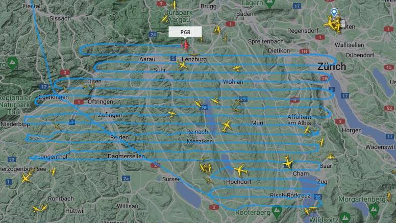 Was macht dieses Flugzeug über der Zentralschweiz?