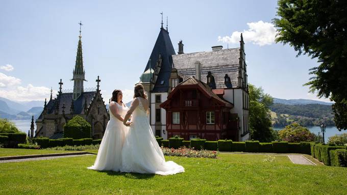 «Endlich haben wir Zugang zur Samenspende» – Bettina & Yvonne heiraten in Luzern