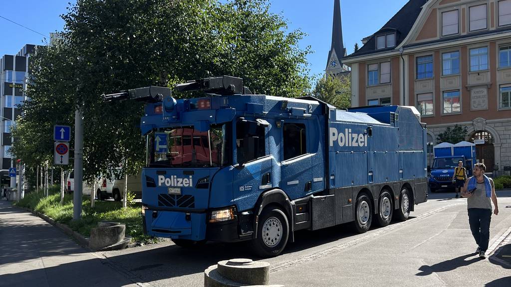 Wasserwerfer Stadtpolizei Zürich