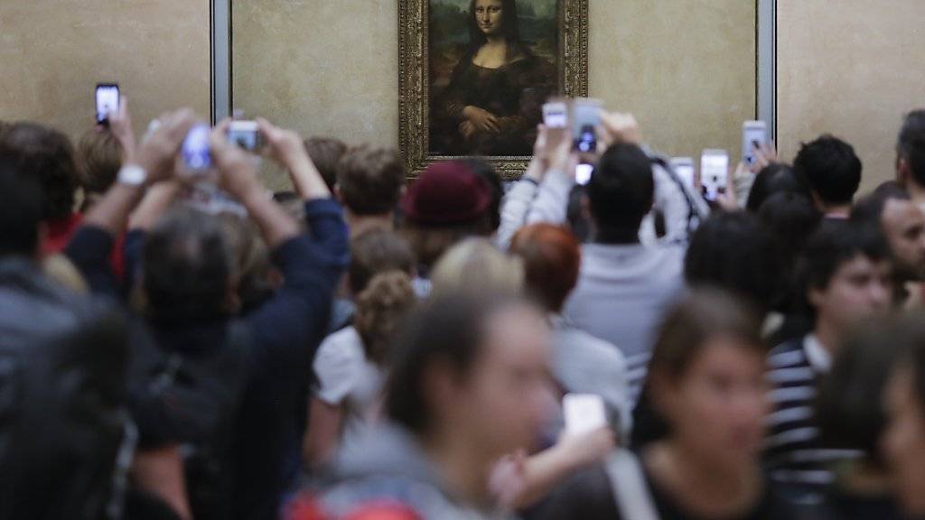 Der Tatort vor dem Mona-Lisa-Gemälde im Pariser Louvre-Museum. (Archivbild)