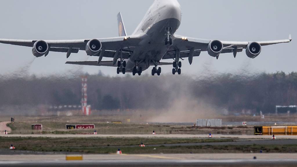 Die internationale Luftfahrt ist wegen der Coronakrise fast zum Erliegen gekommen.