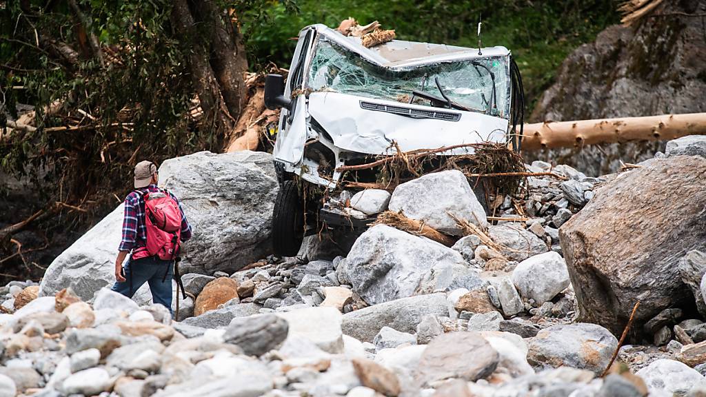 Zahlreiche Häuser und Autos wurden durch das Unwetter vom vergangenen Wochenende im Maggiatal zerstört oder beschädigt.