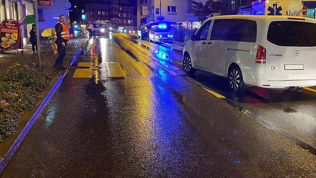 Die Zuger Polizei rückte am Dienstagabend zu einem Unfall in Unterägeri ZG aus.