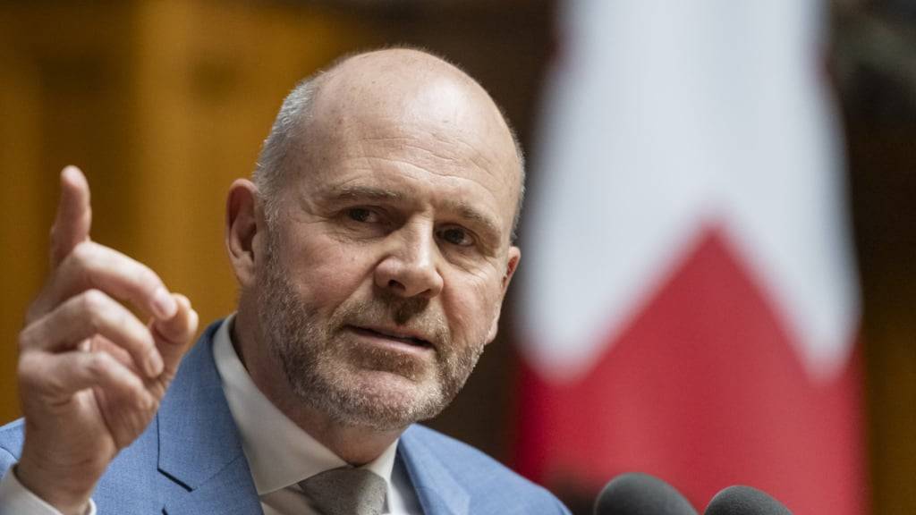 Der Schaffhauser SVP-Nationalrat Thomas Hurter hat Zweifel am Fixpreis für die F-35-Kampfflugzeuge gehabt. (Archivbild)