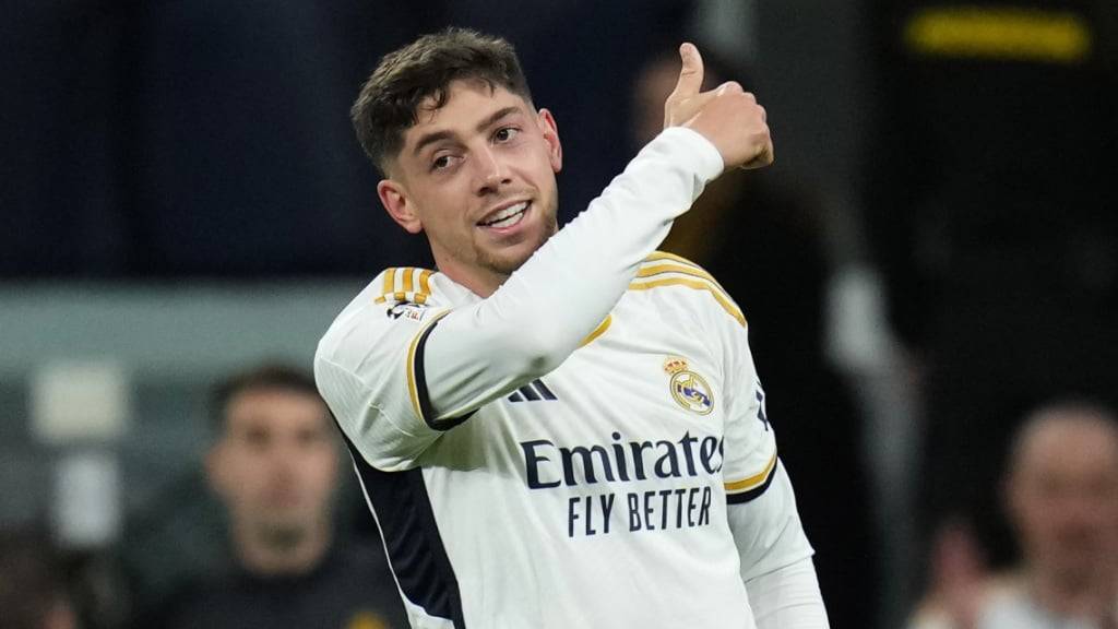 Federico Valverde jubelt nach dem 3:3 für Real Madrid