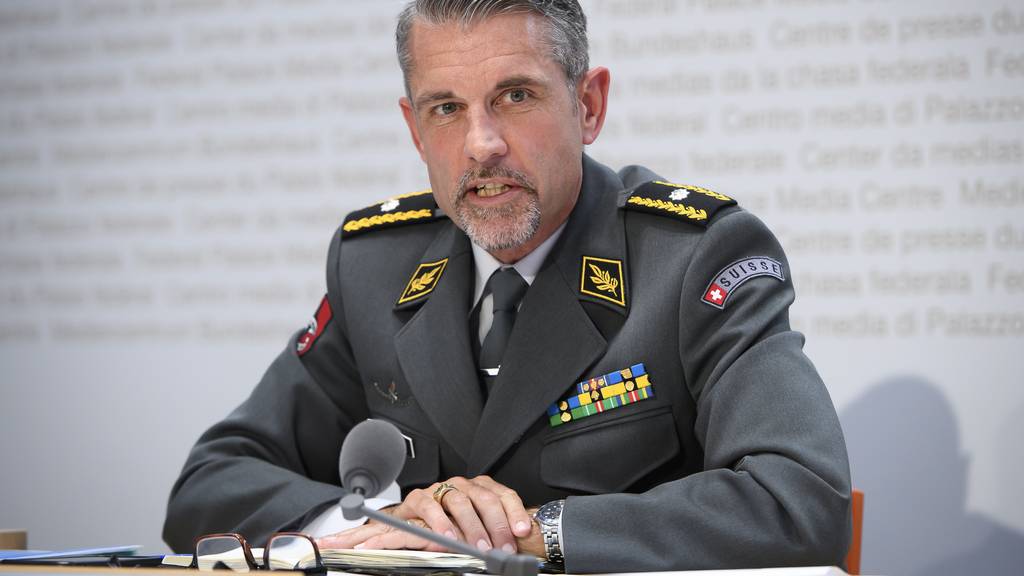 Brigadier Raynold Droz informierte am Montag über die teilweise Rückmobilisierung der Armee.