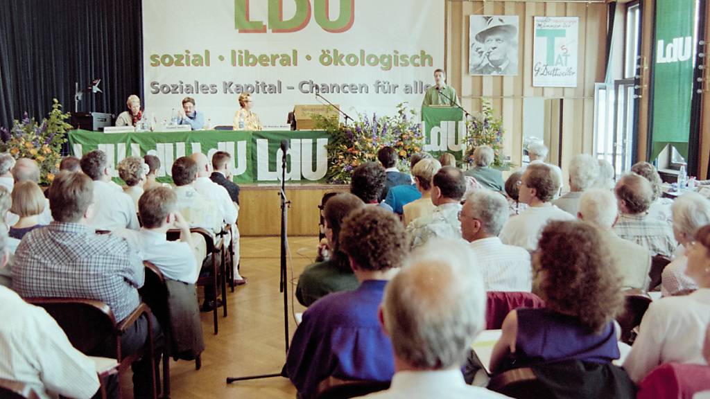 Der Landesring der Unabhängigen (LDU) ist seit 1999 Geschichte. Nun ist Erich Hollenstein, der letzte LDU-Kantonsrat aus Zürich, gestorben. (Archivbild)
