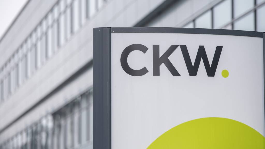 Der Stromproduzent CKW plant, seinen Hauptsitz auf die Reussinsel in Emmen LU zu verschieben. (Symbolbild)