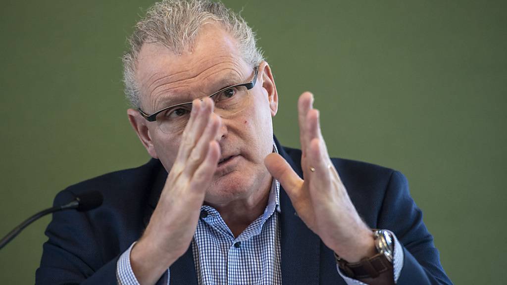 Der Zuger Finanzdirektor Heinz Tännler (SVP) beantragte am Donnerstag, die Steuersenkun dem Volk zu unterbreiten.