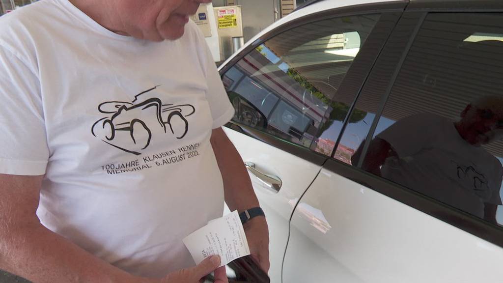 Rohölpreis sinkt – Benzinpreis kaum