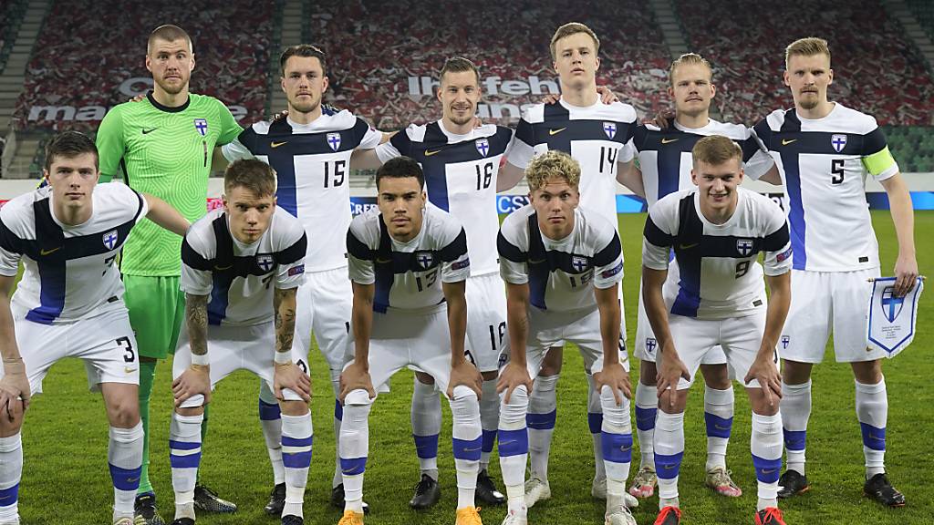 Finnlands Team, hier vor dem Testspiel gegen die Schweiz im März in St. Gallen (2:3), gehört an der EM zu den krassen Aussenseitern