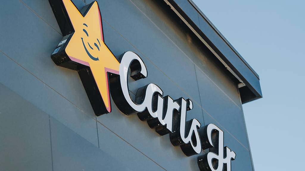 Das Logo der Burgerkette Carl's Jr.