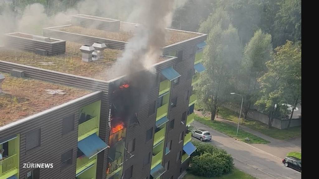 In Zürich Seebach brennen zwei Wohnungen 