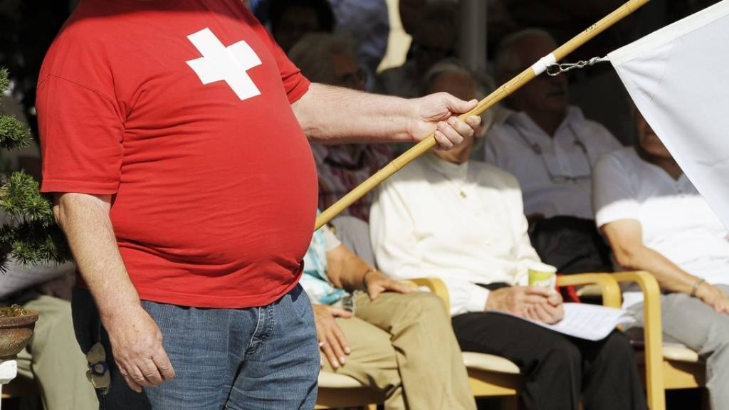 Schweizer sind nicht dick, ihre Schönheit benötigt einfach etwas mehr Platz. Bei 41 Prozent der Bevölkerung liegt dieser Platzbedarf über der Norm - und trotz Diätboom ist dieser Anteil in den letzten Jahren überhaupt nicht zurückgegangen. (Symbolbild)