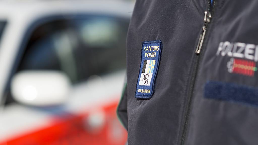 Die Bündner Kantonspolizei hat bei Landquart einen Geisterfahrer gestoppt, der zuvor 45 Kilometer lang auf den Autobahnen A3 und A13 unterwegs gewesen war. 